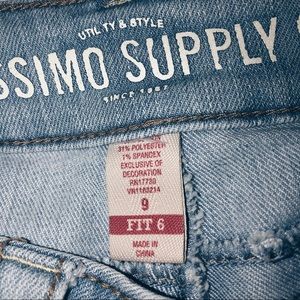 Mossimo Supply Co. Shorts - jean booty shorts ✨ Mossimo Supply Co. Shorts - jean booty shorts ✨